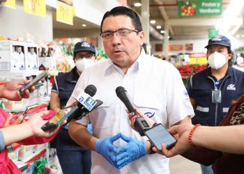 Defensoría verifica precios de alimentos en supermercados de Mejicanos