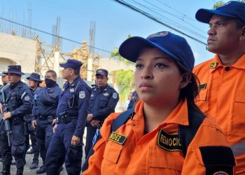 Gobierno salvadoreño realiza jornada de recolección de basura en Quezaltepeque