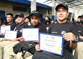 Estudiantes de Ataco se gradúan en diplomado en Bitcoin