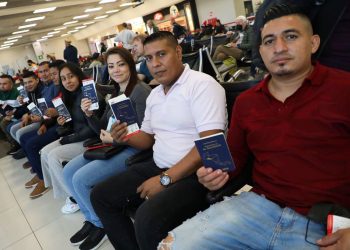 Ministerio de Trabajo envía nuevo contingente de salvadoreños a Canadá