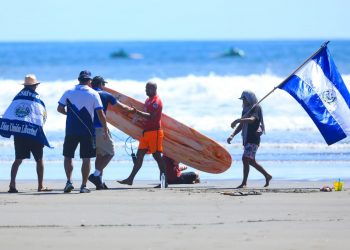 Amado de Jesús Alvarado y Gerardo Castro afianzaron terceros lugares en el Surf City El Salvador ALAS Pro Tour 2022