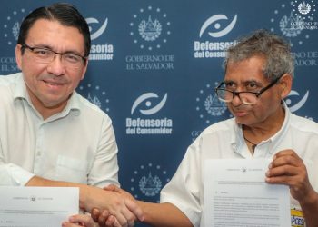 Defensoría suscribe carta de compromiso que busca proteger derechos de los consumidores en Tonacatepeque