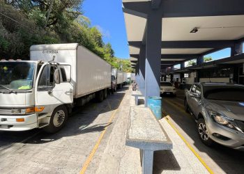 Habilitan tres pasos fronterizos de Guatemala cerrados en protesta por alza de combustibles