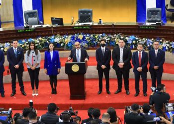 Presidente de Asamblea Legislativa presenta comisión ad hoc que estudiará las reformas al sistema de pensiones