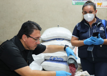 La Defensoría verifica los precios de granos básicos en Santa Ana