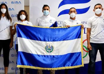 Comité Olímpico abanderó a delegación salvadoreña que viajará a Juegos Santa Marta 2022