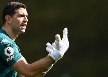 Emery hablará con «Dibu» Martínez sobre sus polémicas celebraciones