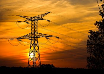 Francia anticipa cortes de electricidad a partir de enero