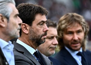 Fiscalía solicita procesar a expresidente de Juventus, Agnelli, la UEFA investiga