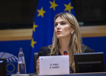 El Parlamento Europeo destituyó a la legisladora bajo sospecha de corrupción