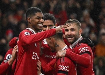 Manchester United y Chelsea regresan del parón mundialista con grandes victorias