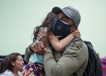Corte Suprema de EE. UU. mantiene el título 42, norma sanitaria que permite expulsar migrantes 