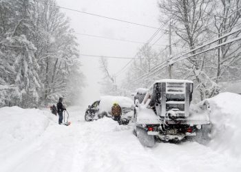 Millones en Estados Unidos se preparan para nevadas y lluvia