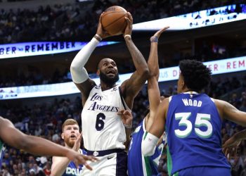 Doncic y sus Mavs le ganan la batalla de Navidad a los Lakers de LeBron