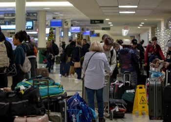Southwest Airlines bajo fuego de críticas por caos de vuelos en EE. UU.