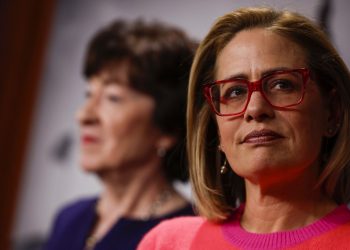 La senadora Sinema abandona el partido de Biden y se registra como independiente