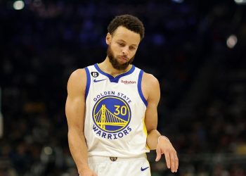 Stephen Curry será baja «unas semanas» para Golden State Warriors por su lesión de hombro