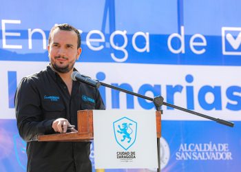 Alcaldía de Zaragoza recibe donativo para programa de iluminación del municipio