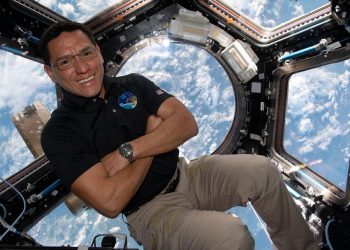 VIDEO: Frank Rubio y los astronautas de la NASA envían un saludo de Navidad desde la Estación Espacial Internacional