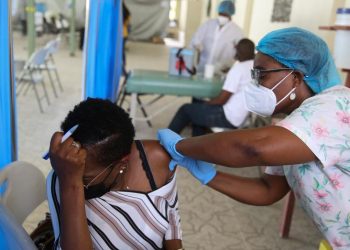 Llegan a Haití las primeras vacunas contra el cólera