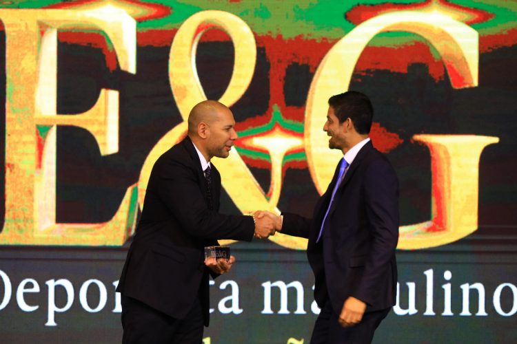 En el último año el Indes ha dado incentivos económicos por casi 400,000 a los atletas. Foto: Diario El Salvador.