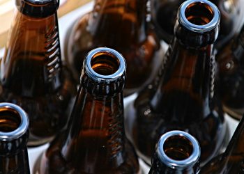 Al menos 22 muertos en India por intoxicación con alcohol adulterado