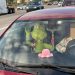 Policía de Arizona multa a conductor por un Grinch inflable