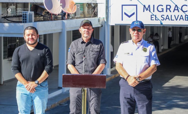 Foto / @migracion_sv