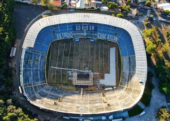 Néstor Castaneda, presidente de EDESSA: «No me preocupa en absoluto el estado de la grama de la cancha del estadio»