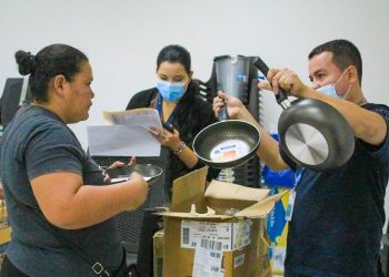 Gobierno de El Salvador entrega insumos en 12 municipios