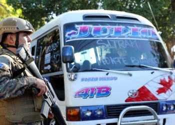 La ruta 41-B vuelve a la colonia Monte Blanco donde mareros les impidieron acceso por años