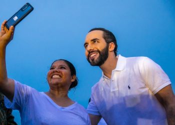 Encuesta de medio opositor da 88 % de aprobación a la gestión de Nayib Bukele