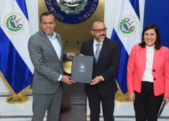 Presidente Bukele pide exonerar los aguinaldos del impuesto de renta