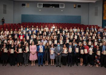 ISSS y FEPADE celebran clausura del segundo diplomado «Desarrollo de Competencias Gerenciales»