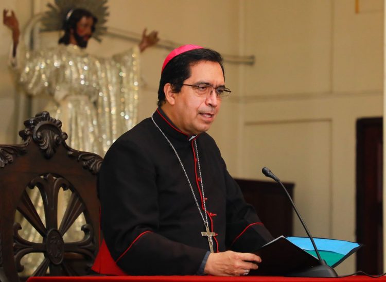 Monseñor
Escobar Alas
sugirió que los
trabajadores
participen en el
estudio de las
reformas.
