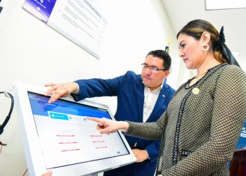 Defensoría acerca servicios a consumidores de la diáspora