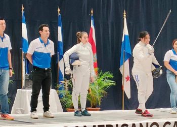 El Salvador lidera el Centroamericano Juvenil de Esgrima