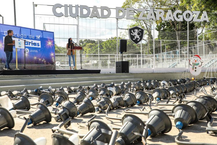 Trabajo articulado
Las alcaldías de
San Salvador
y Zaragoza
unieron esfuerzos
para mejorar la
iluminación del
municipio del
departamento de
La Libertad.