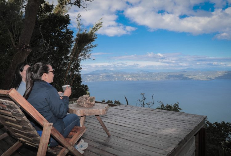 Un estimado de 60,000 turistas visitan la Ruta Panorámica mensualmente según datos de empresarios de la zona.