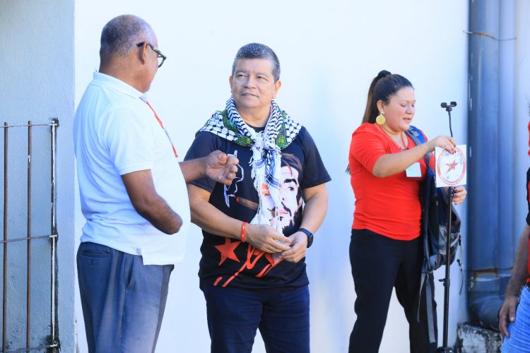 Se ve compitiendo. Manuel Flores dijo que valora
competir por la presidencia de la república.