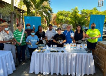 Entregan insumos a agricultores de La Paz