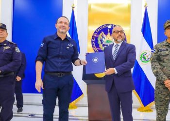 Se extiende el régimen de excepción en El Salvador; la oposición sigue negando apoyo 