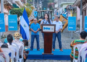 Obras Municipales inicia mejoramiento vial de calle principal de Jayaque, La Libertad