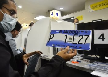 Comisión avala prórroga para las placas de vehículos automotores