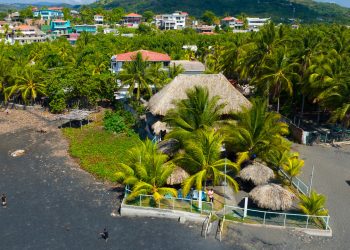 Salvadoreño invierte $8 millones en proyectos turísticos en Surf City