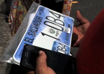 Aval legislativo para que placas vehiculares venzan hasta 2024