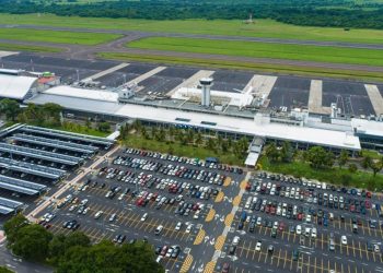 Ampliación de parqueos y «check in» en el aeropuerto iniciará en 2023