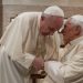 La difícil convivencia entre el emérito Benedicto XVI y su sucesor Francisco