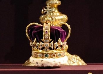 Monarquía británica modificará la corona de San Eduardo para Carlos III