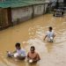 Al menos 11 muertos y decenas de miles evacuados por inundaciones en Filipinas